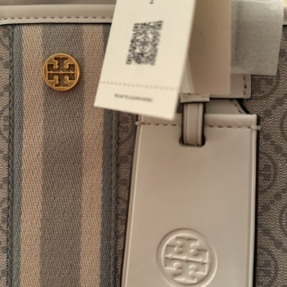 Tory Burch canvas tote, with strap. New❤️Sold🎉 - Picture 4 of 9